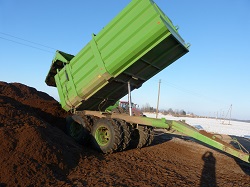 Puspriekabė durpėms transportuoti PTL-30D, Laumetris